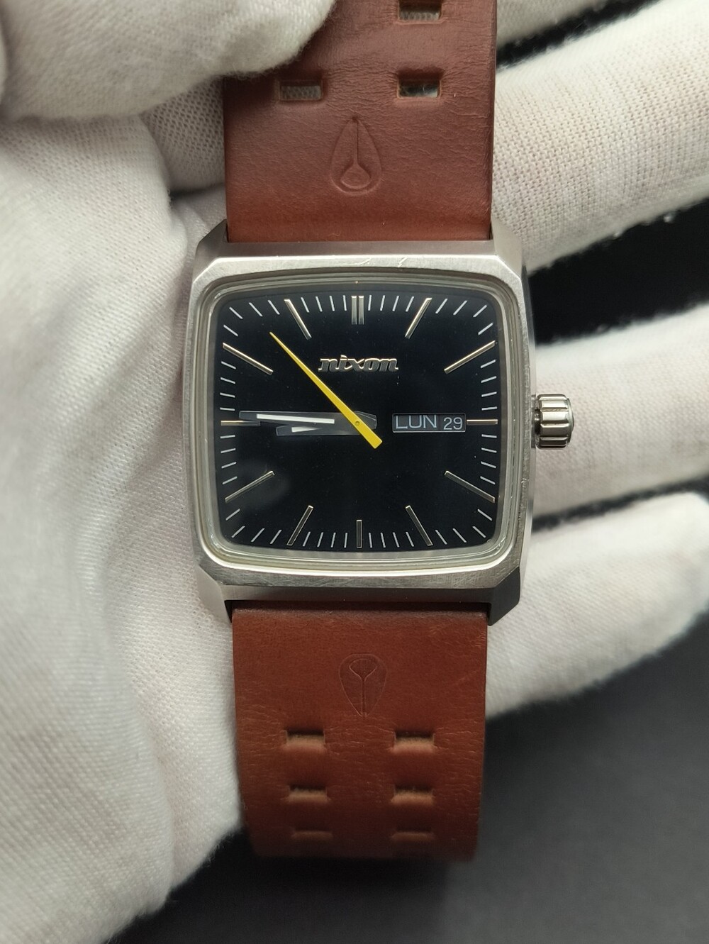 Nixon "COUGAR BAIT" The Graduate - Leather ✨